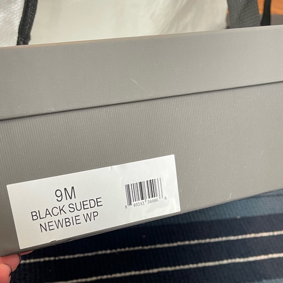 J/SLIDES BLACK SUEDE “Newbie” faux shearling waterproof Black Suede Boots Sz9 - Picture 8 of 9